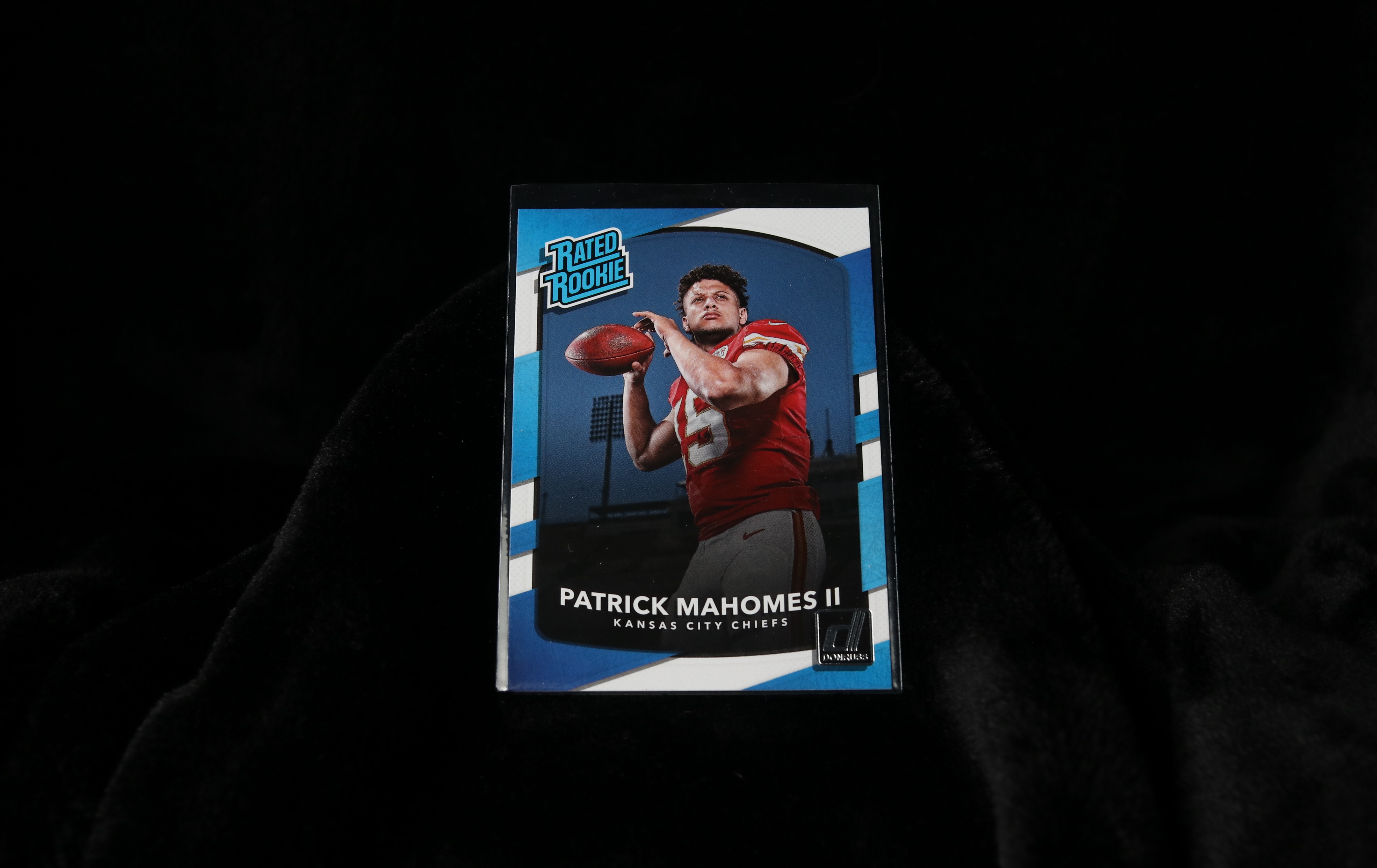 Patrick Mahomes' Chiefs rookie card sells for record-breaking price